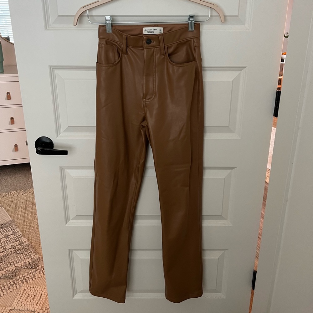 Abercrombie Vegan Leather 90s Straight Pant in sold out color brown